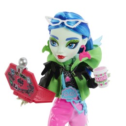 Кукла Monster High Skulltimate Secrets Neon Frights Гуллия Йелпс